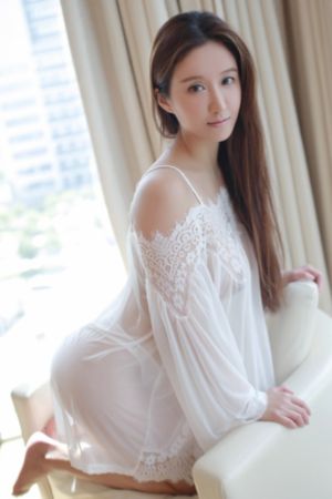 老师乖乖扒开裙子在线观看_BD英语在线观看视频
